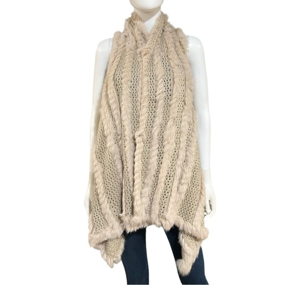 Elliatt Sand Wander Rabbit Fur Vest, L - Picture 5 of 10
